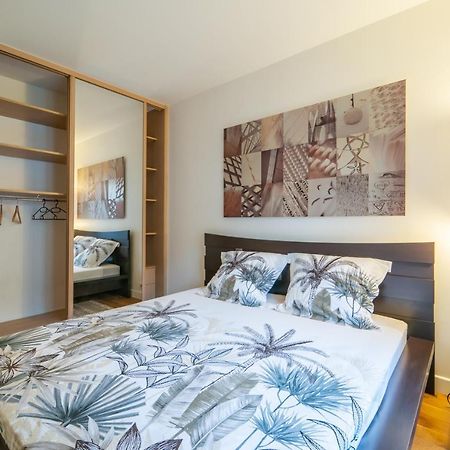 Ferienwohnung Havre De Paix - Appt Avec Terrasse Courbevoie Exterior foto