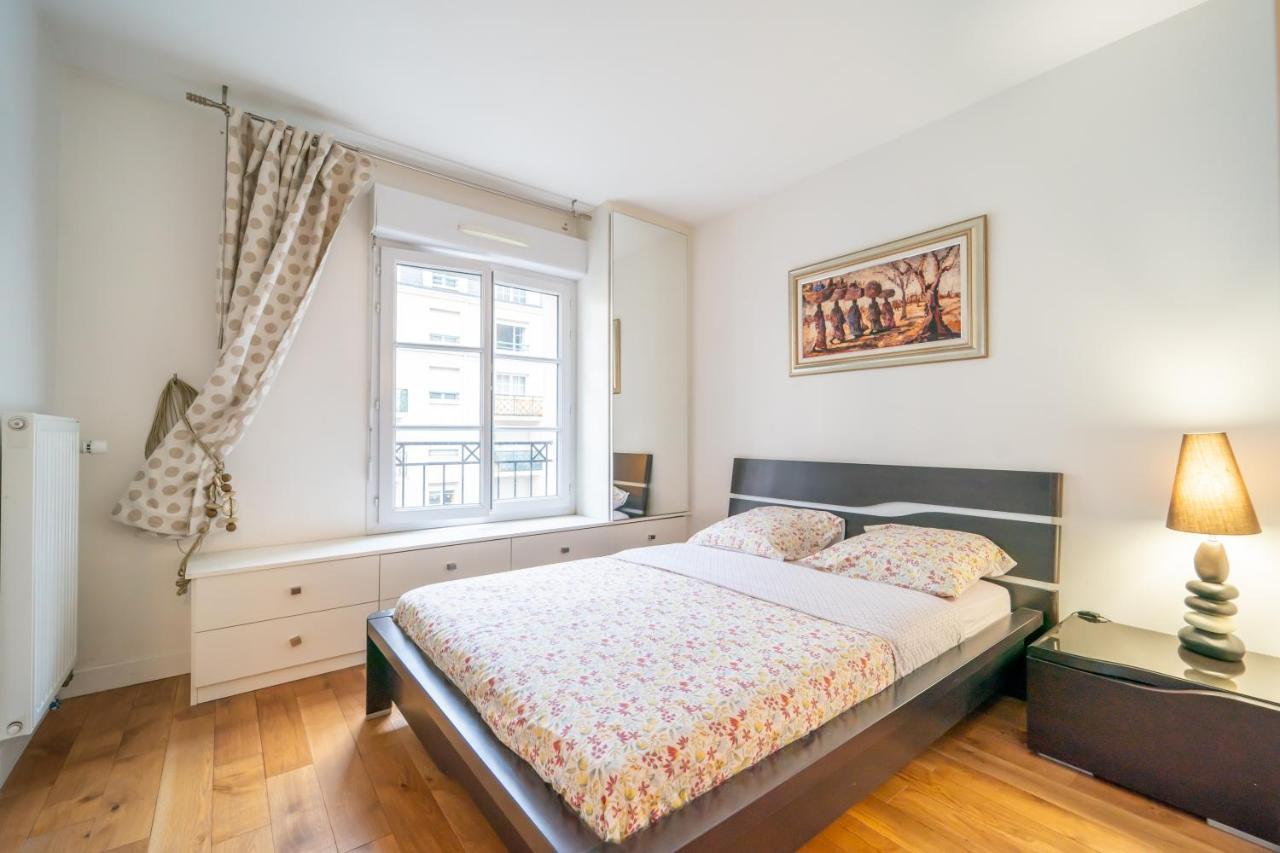 Ferienwohnung Havre De Paix - Appt Avec Terrasse Courbevoie Exterior foto