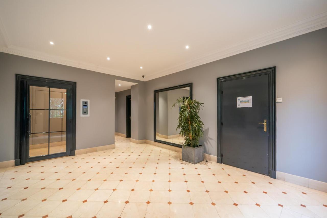 Ferienwohnung Havre De Paix - Appt Avec Terrasse Courbevoie Exterior foto