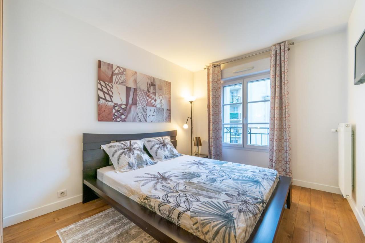 Ferienwohnung Havre De Paix - Appt Avec Terrasse Courbevoie Exterior foto