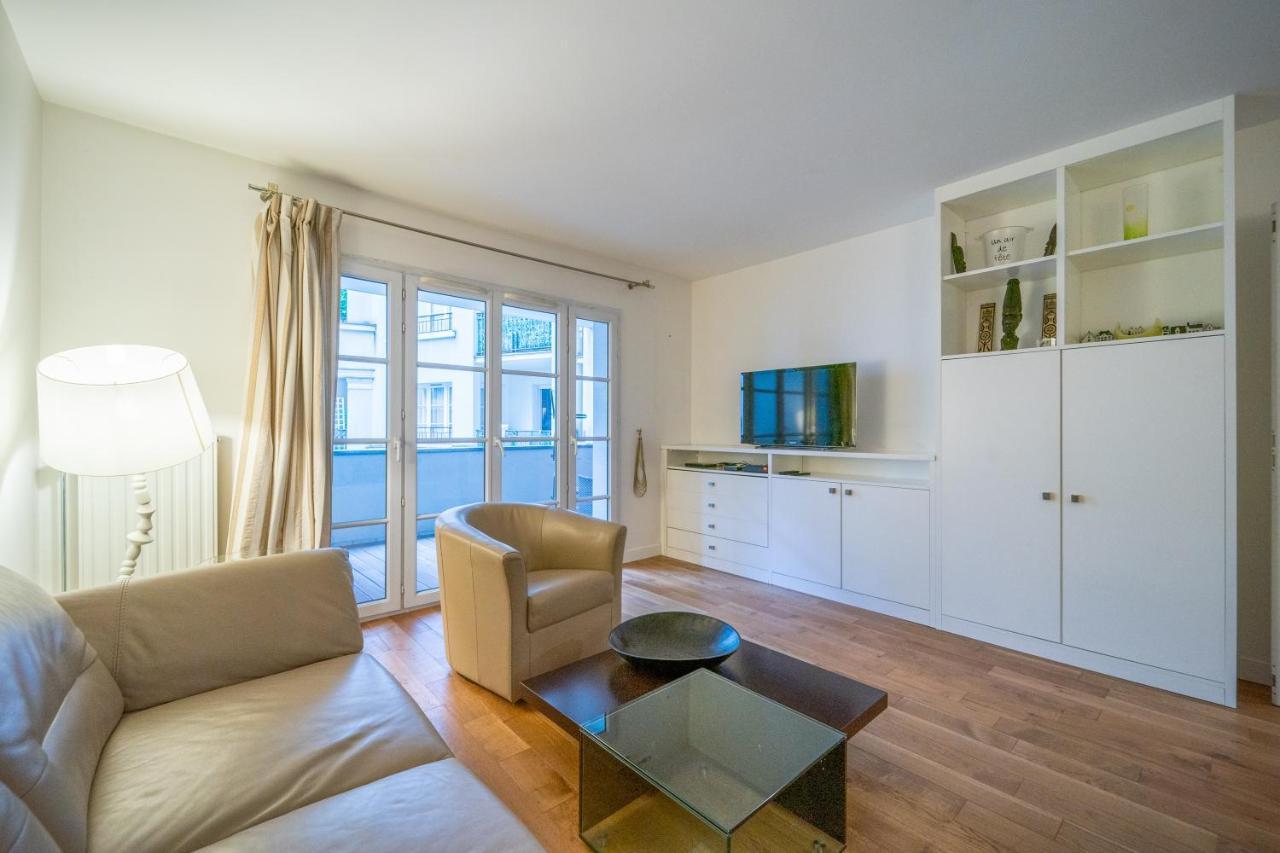 Ferienwohnung Havre De Paix - Appt Avec Terrasse Courbevoie Exterior foto